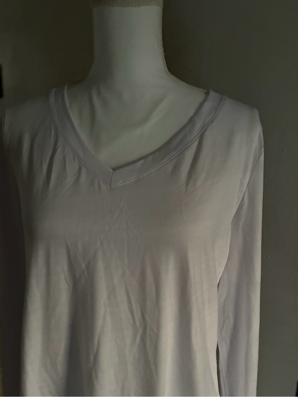 Women's Light White V-Neck Long Sleeve Top